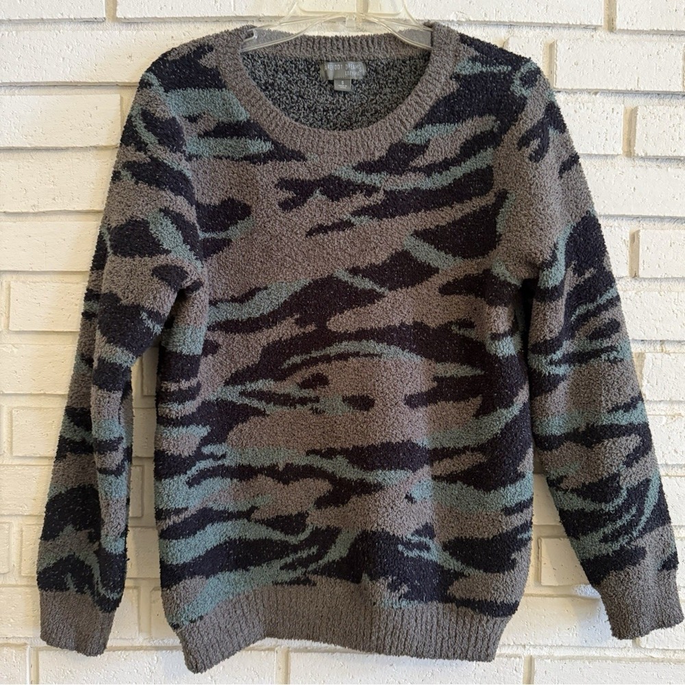 Barefoot Dreams Women's Size Small Cozy Chic Green Camo Crewneck‎ Sweater